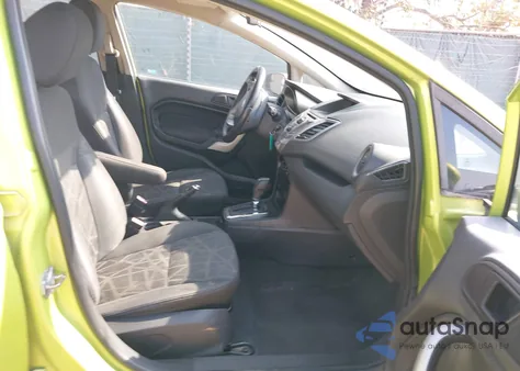 2013 Ford Fiesta Se z USA, uszkodzony, nr VIN 3FADP4BJ3DM118854